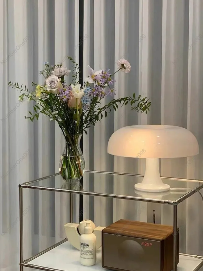 LED مع مصباح طاولة على شكل فطر USB، مصباح بجانب السرير لغرفة النوم الحديثة البسيطة لجانب السرير وغرفة النوم والدراسة وديكورات سطح المكتب