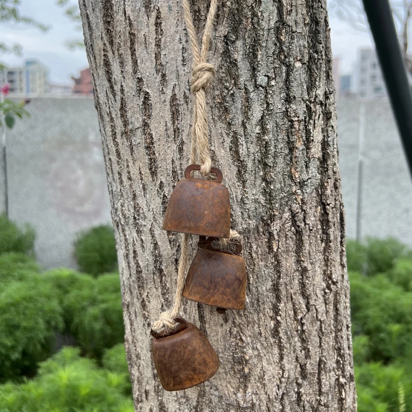 Vintage Rusty Bell Wind Chime with Hemp Rope - Soothing & Decorative for Door and Window, Rust-Resistant