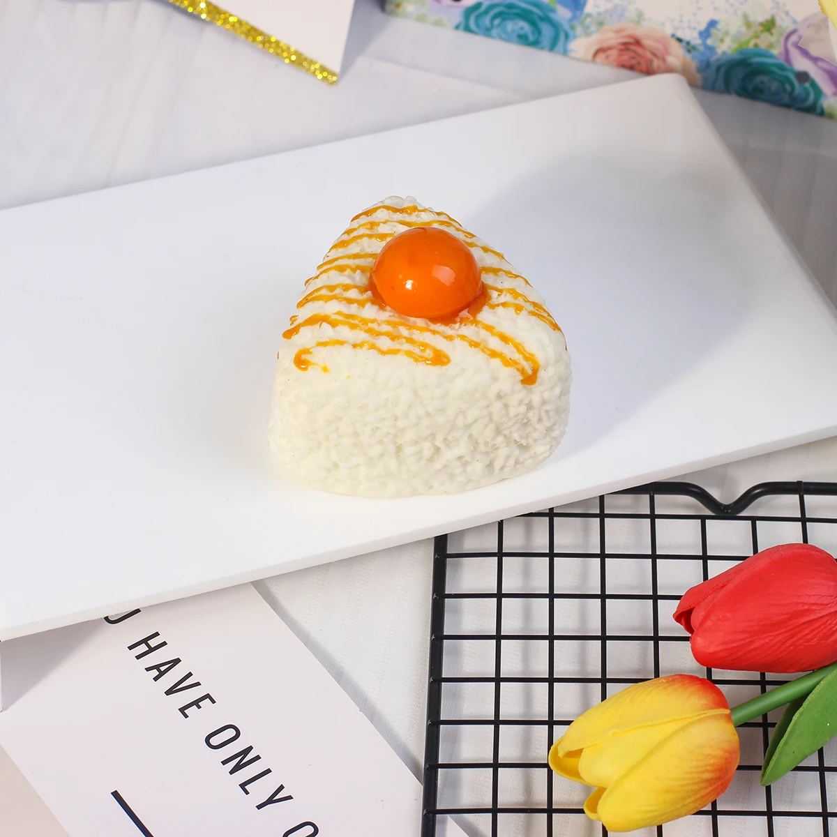 1 Stück Croissant-Horn/Toast-Eiscreme-Reisball mit langsamem Rückprall und Knetdekor