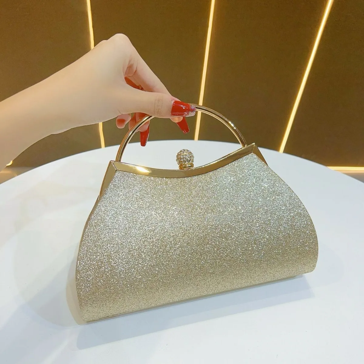

Vintage Princess Sequins Handbag Women’s KTV Wedding Crossbody Single Shoulder Dinner Bag Elegant Polyester Fiber Party Purse