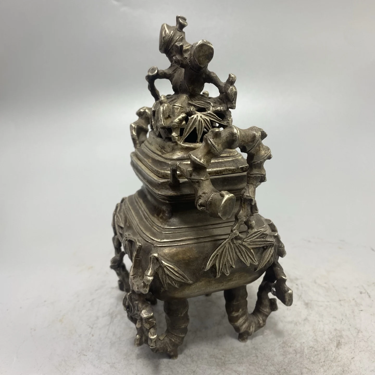 Old Bronze Gilded Silver Bamboo leaf pattern Bamboo Ear Tripod Incense Burner Bamboo root shaped cover Amass wealth Town house