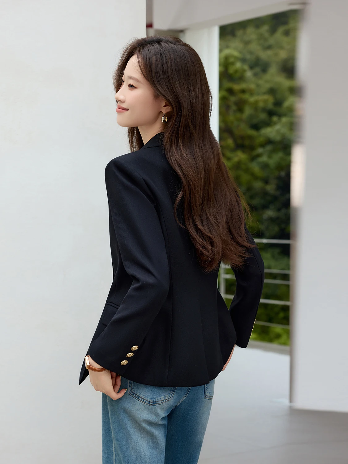Black Slim Fit Women's Suit Jacket Casual Style Three Button Cuff Pocket Detail Polyester Fiber Full Lined round Hemline