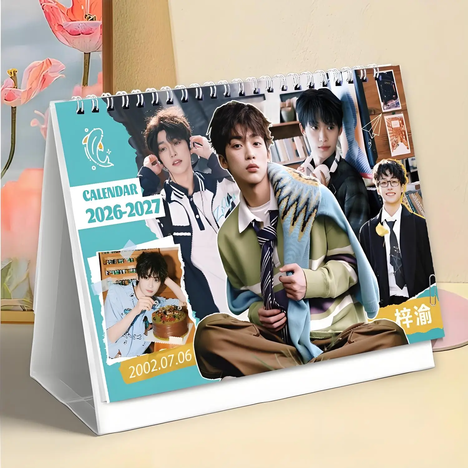 Zi Yu 2026-2027 Двухлетний настольный календарь - Drama Revenged Love 12-месячный настольный планировщик Идеальный подарок для фанатов