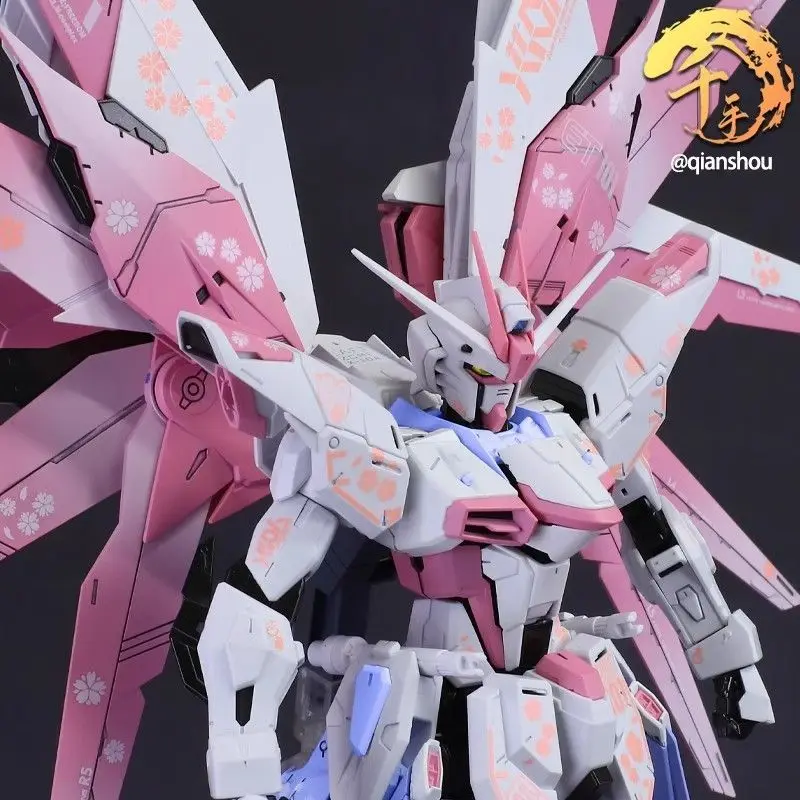 Bandai MG Spring Macaron Pink Cherry Blossom Freedom 2.0 Up to Black Snow Hime Assembled Thousand Hand Gradient Gift