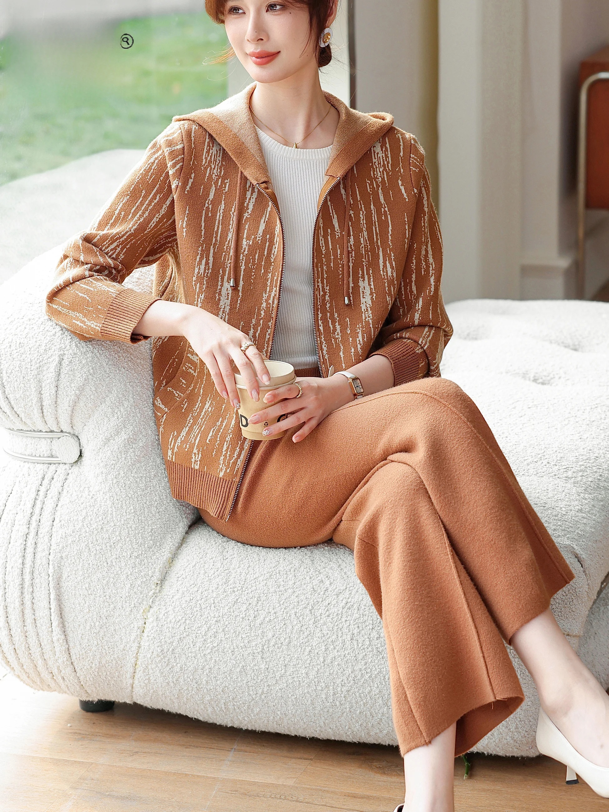 

Faionable Knitted Cardigan Set for Middle-Aged And ly Women Spring Autumn Anti-Static Warm Easy to Clean Zipper Closure