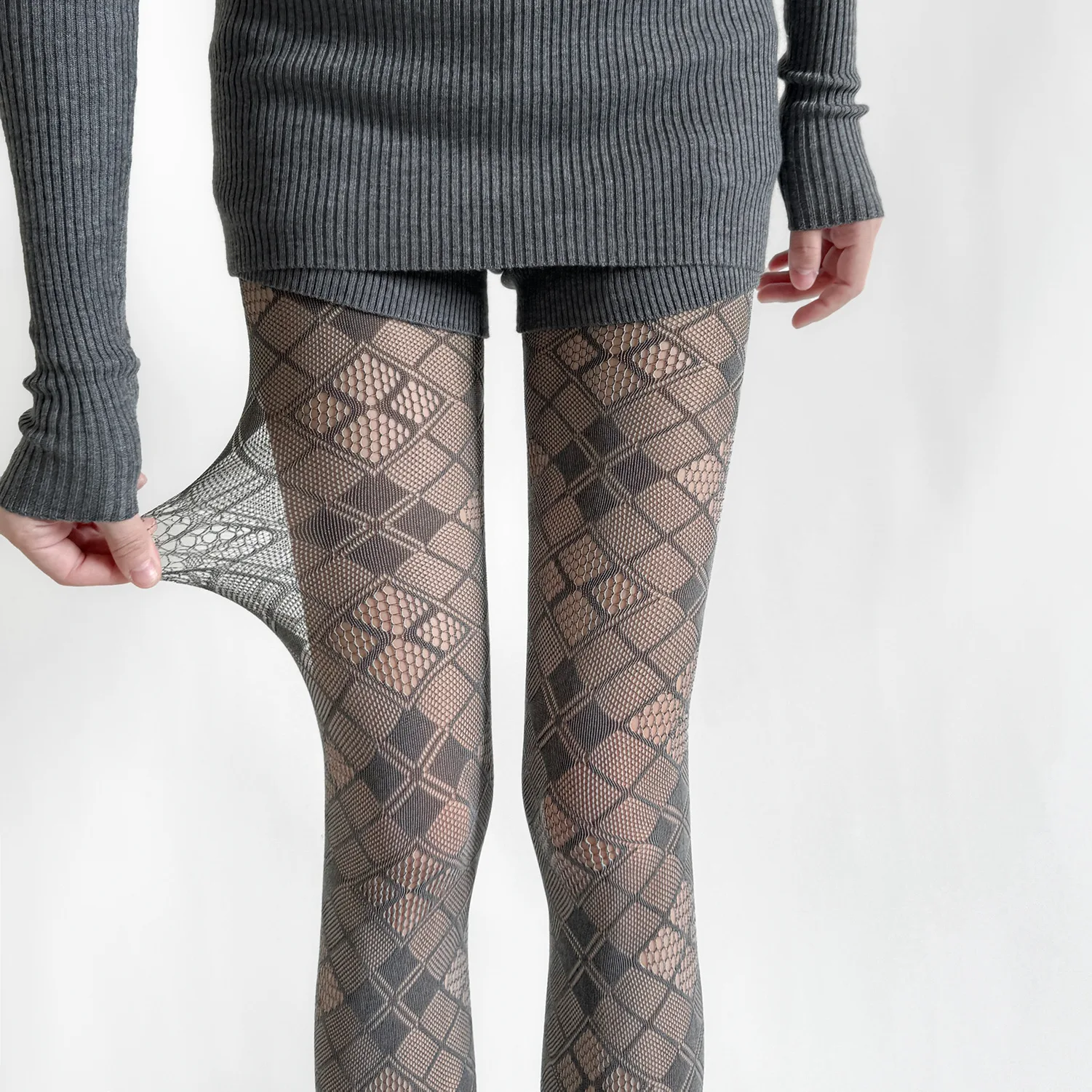 

Stylish Atmospheric Grey Diamond-Shaped Ladies Hollow Out Pantyhose Sexy Hottie Lolita Retro British Style Plaid Fishnet Tights