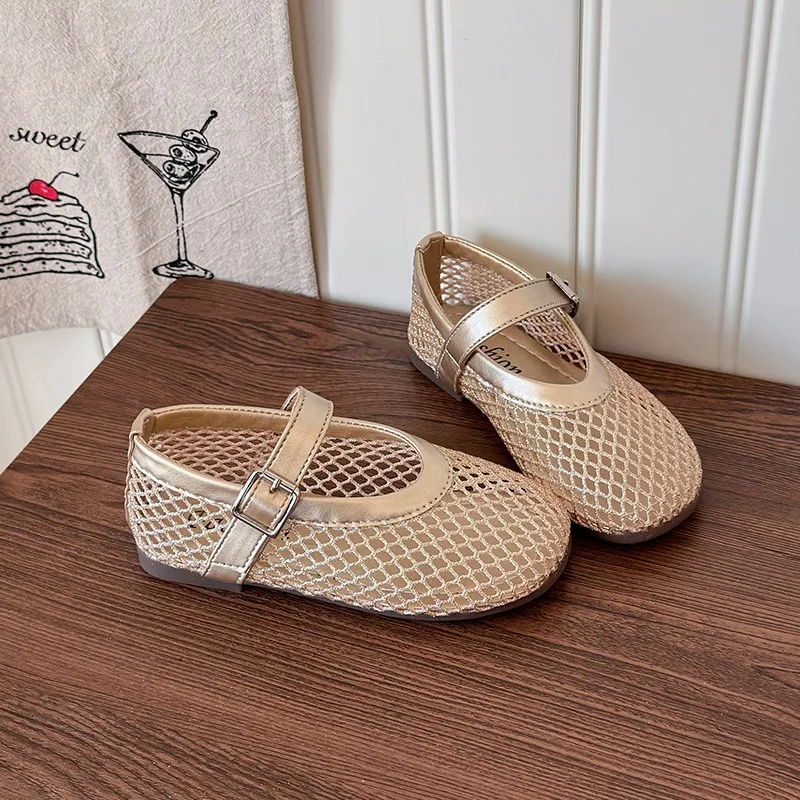 2026 New Children Flat Bottom Sandals Mesh Hollow Out Breathable Girls Shoes Comfortable Soft Soled Round Toe Girls Shoes