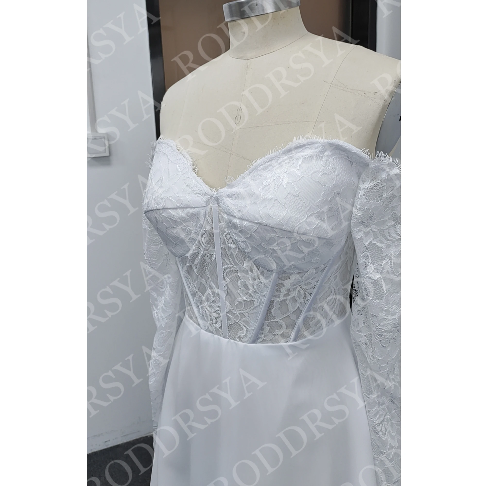 RODDRSYA Elegant Wedding Dresses Boho Woman Off Shoulder Lace Long Sleeves Split Bridal Dress Chiffon Customized Robe De Mariée