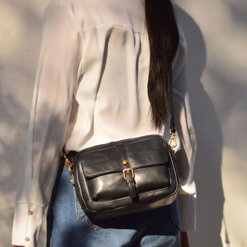 

AETOO Crossbody bag Small square bag tanned cow leather single shoulder Japanese messenger bag Retro texture commuter retro leat