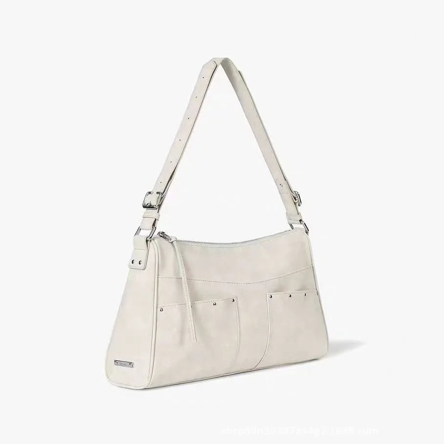 Fennec Korea 2025 Spring/Summer Large-Capacity Leopard Print Commuter Crossbody Bag with Heart Charm and Studs