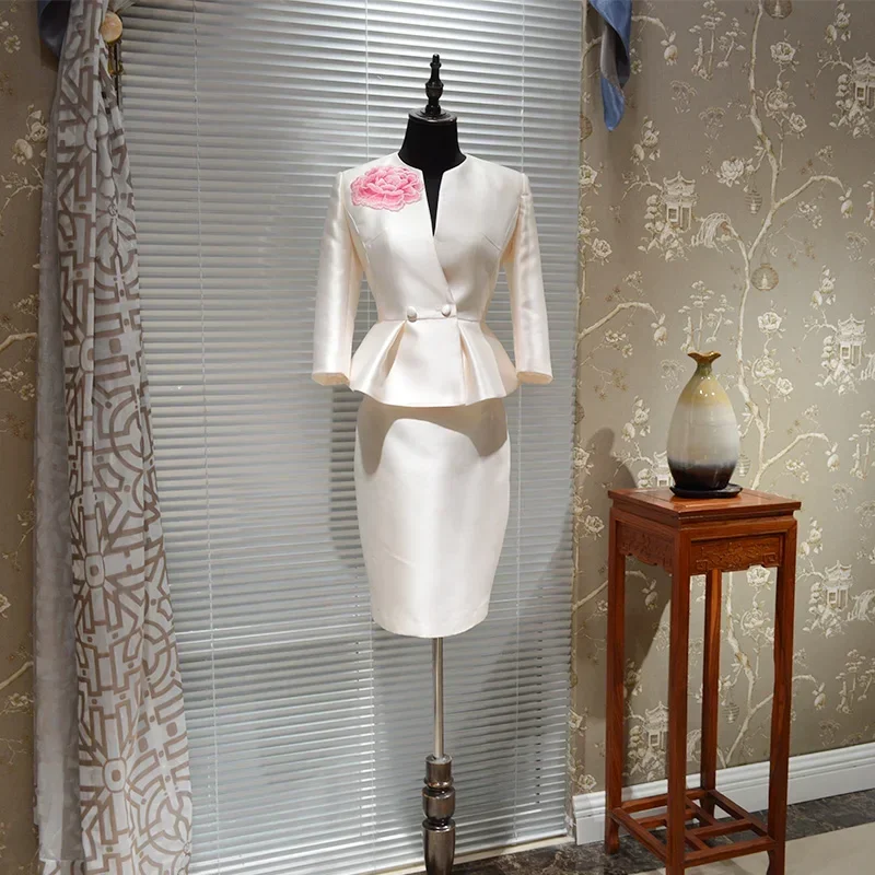 

Luxury Woman Skirt Suit Blazers New Design Suit customizable Women's Set with Embroidery Formal Skirt Suits