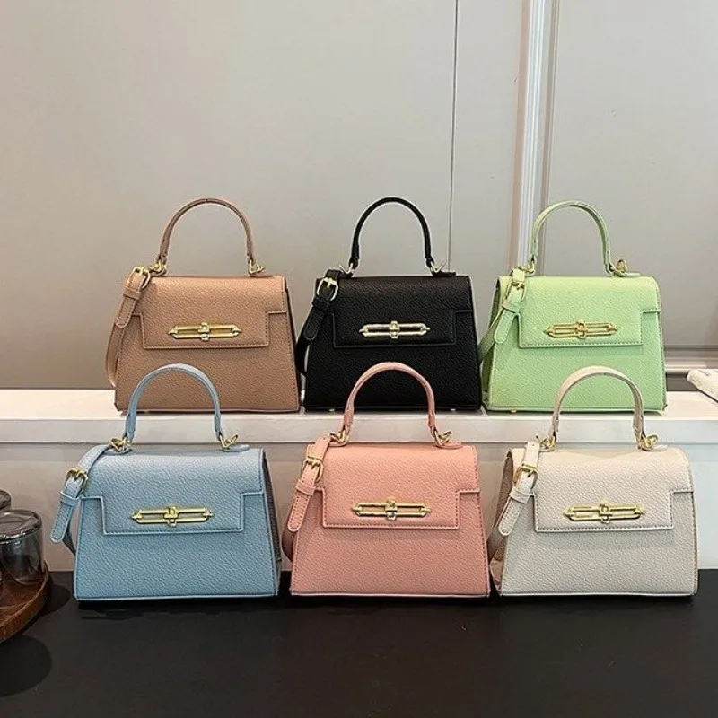 

Простая стильная кожаная сумка для подгузников, повседневная сумка через плечо с логотипом, большая вместимость, для женщин, модная, для поездок на работу