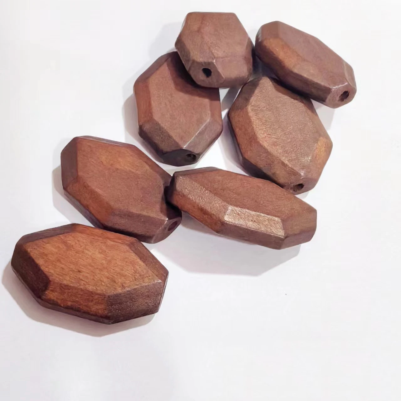 

50pcs/lot DIY Wood Heterotypic Irregular Beads Jewelry Clothing Accessories DIY Making Material Supplies Hexagon Wooden Beads