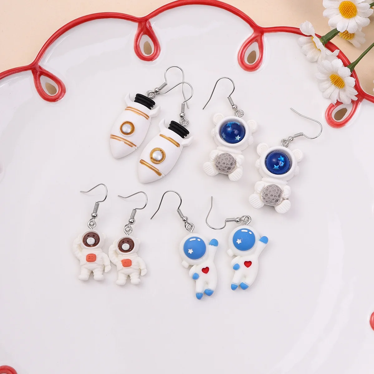 1Pairs Cute Cartoon 3D Astronaut Spaceman Earrings For Women Girls Aircraft Planet Star Moon Earrings Resin Fashion Jewelry