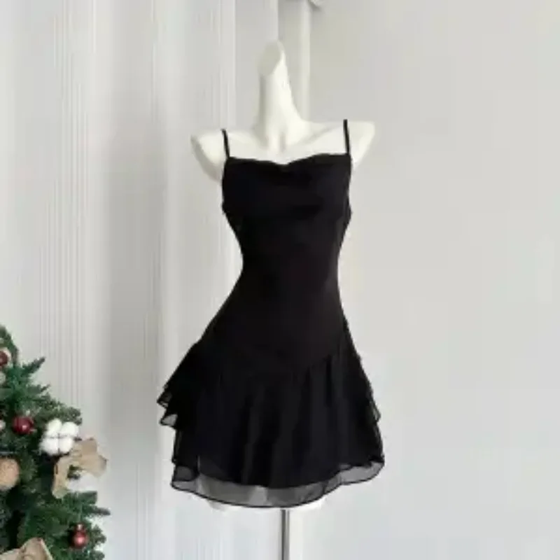 Damen Burgunderrotes Spaghetti-Trägerkleid mit Rüschensaum Figurbetontes Partykleid