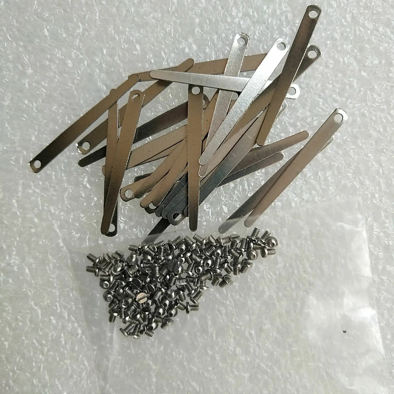 Saxophone Parts:100pcs Springs Screws