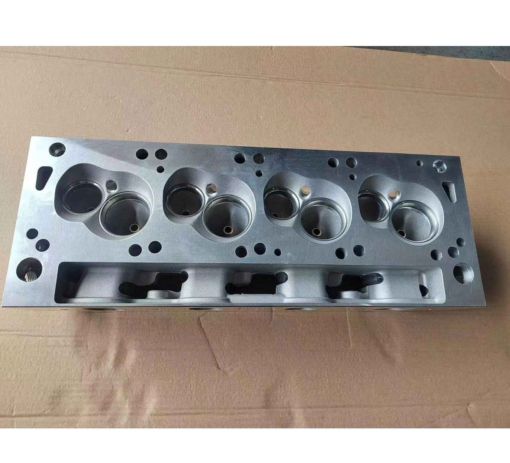 Bare Cylinder Head 351C for Ford 2V 3V MUSTANG MERCURY COUGAR for Cleveland 2V 68cc Chamber 205cc Intake Runner 5