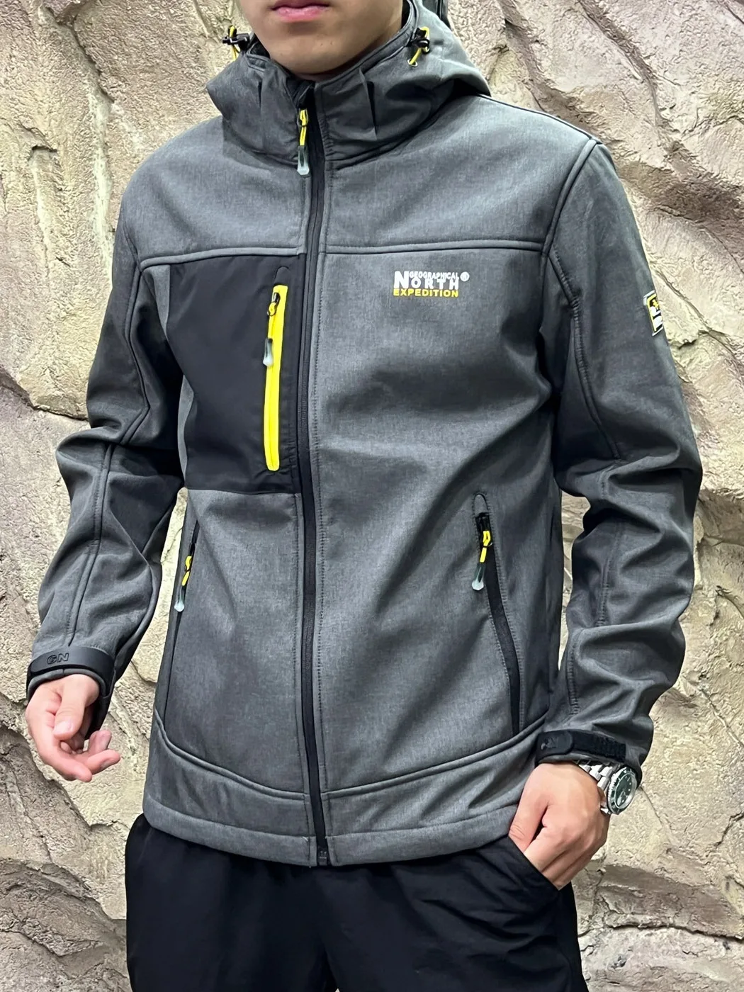 Nordic Men's Outdoor Softshell Jacket Windproof Waterproof Fleece Lined Hooded High Performance Autumn Winter Coat