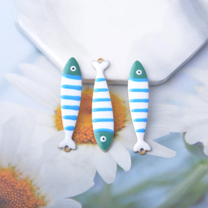 6 Stück Kupfer beidseitig emaillierte niedliche Fischanhänger, gestreifte Fische, lange Halskette für Damen, Armband, Anhänger, DIY-Schmuckzubehör – Detail 13