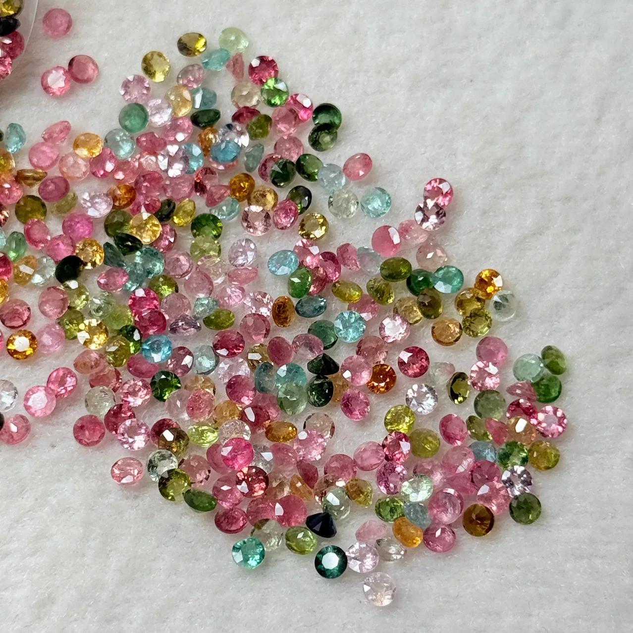 Wholesale 20pcs/lot Genuine Multi Tourmaline 1.5mm 2.5mm 3mm Facted Round Semi-Precious Gemstone Cabochon Ring Face For Jewelry