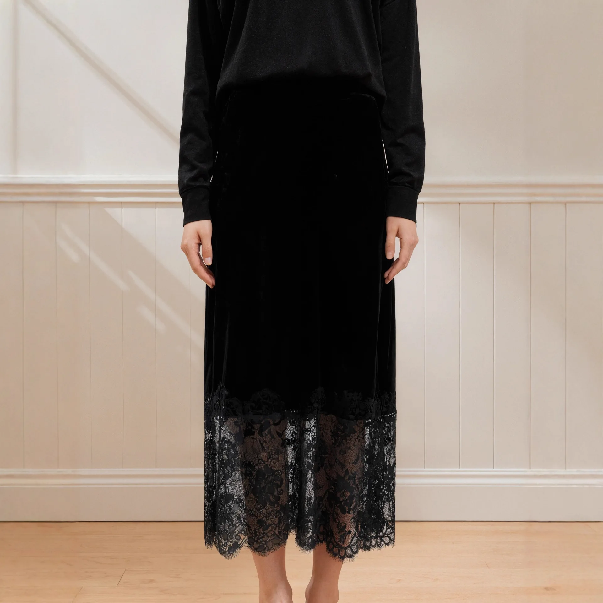 

Elegant Patchwork Lace High Waisted Midi Skirt for Autumn and Winter, Mid To Long Length, Hip Hugging Split One Step Skirt