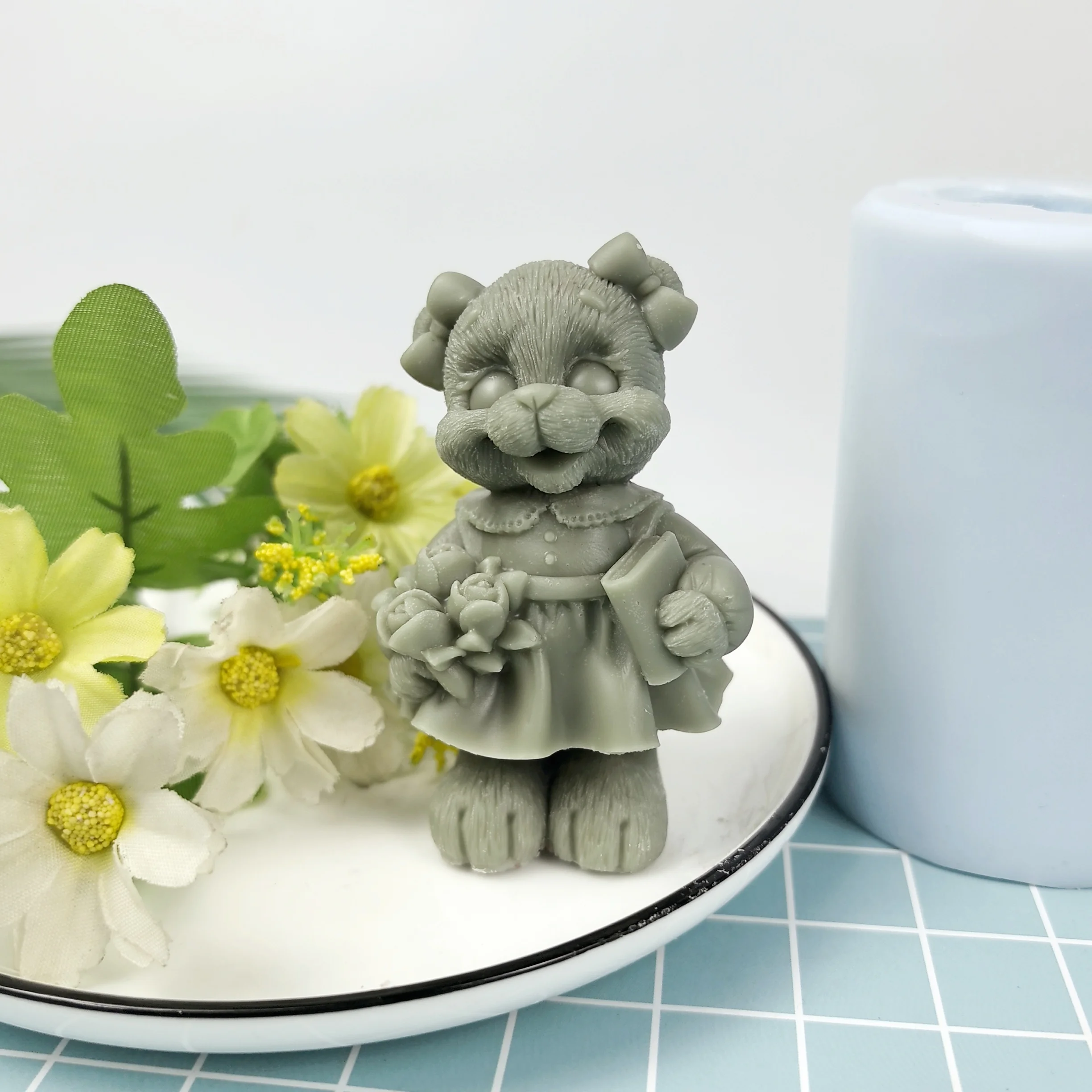 

Girl Bears Candle Mold Animals Moulds Holding Flowers& Books Soap Molds Silicone 3D Wedding Birthday Clay Resin Mould