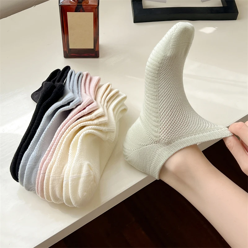 Women's Socks Short Solid Color Basic Casual Breathable Mesh Sock Slippers Absorb Sweat Cotton Terry Ankle Socks Girls Invisible