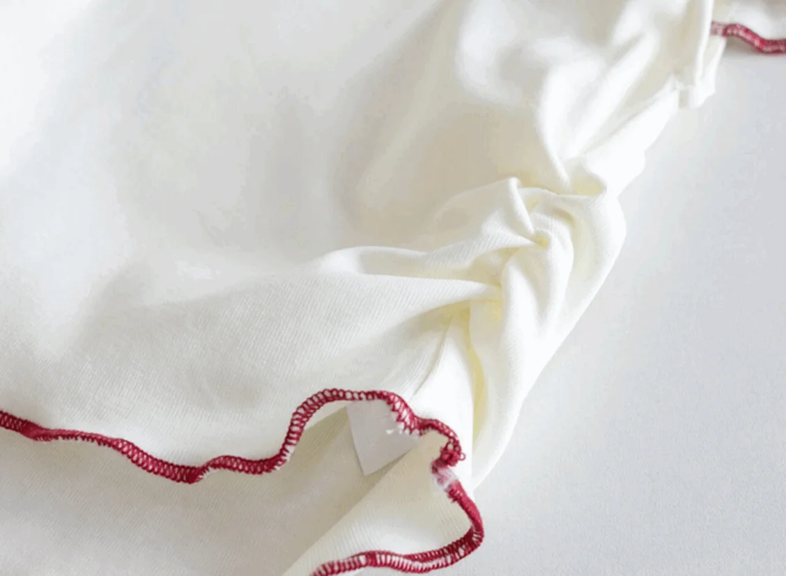Süßes ärmelloses Oberteil mit Pilz-Stickerei für Kleinkinder, rote gepunktete Puff-Shorts, Sommer-Outfit-Set für Kleinkinder – Detail 6