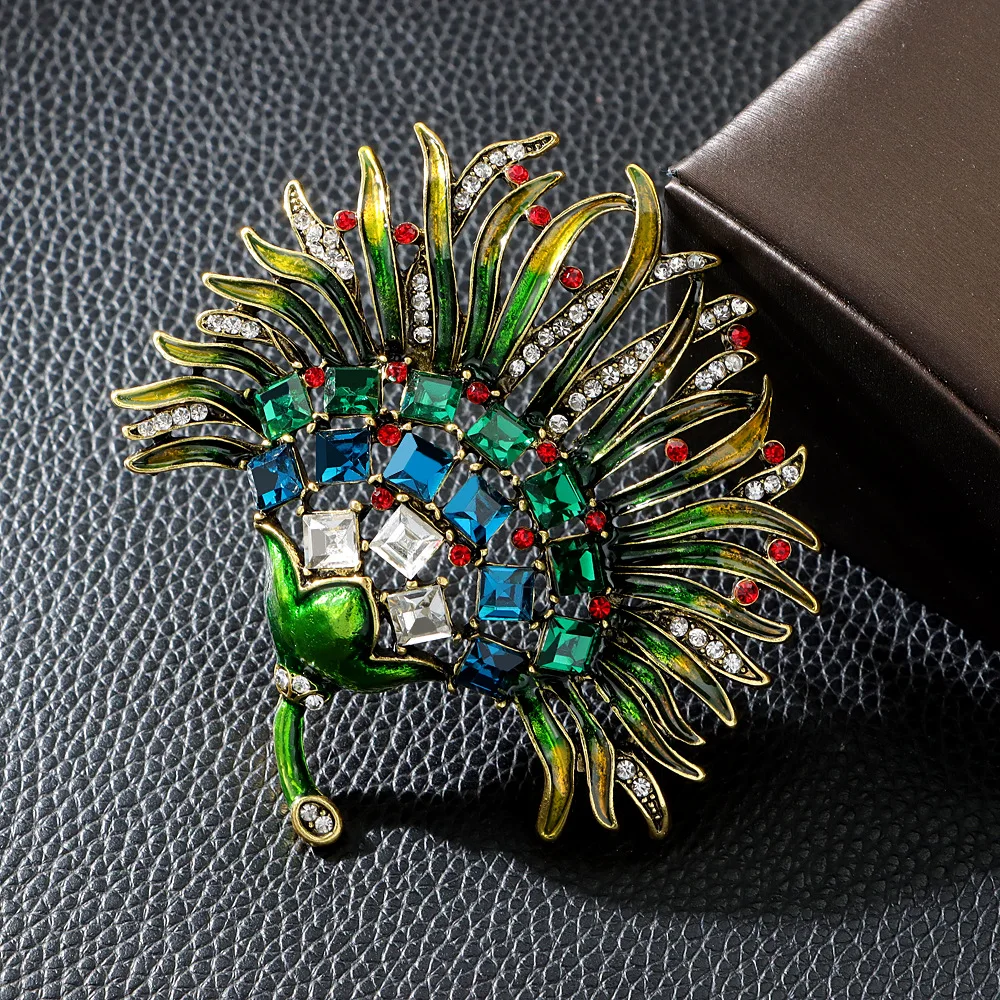 Classic Vintage Middle Crystal Leaves Enamel Brooches For Women Men Palace Drip Oil Exquisite Metal Badges Pins Accessories Gift