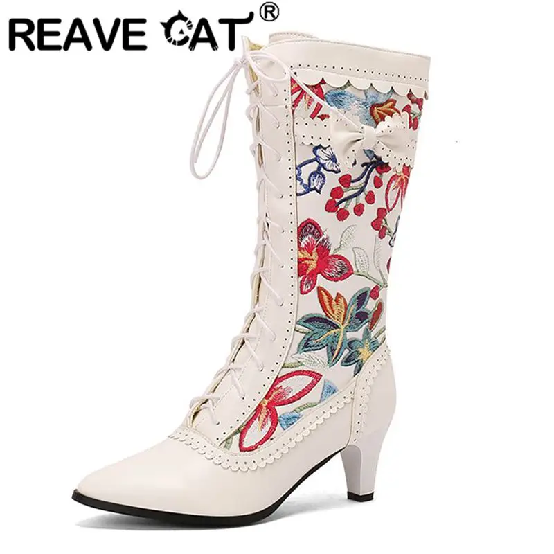 

REAVE CAT Дизайнерские женские сапоги до колена с острым носком на маленьком каблуке 6,5 см со шнуровкой и бантом 47, 48, милая модная повседневная обувь