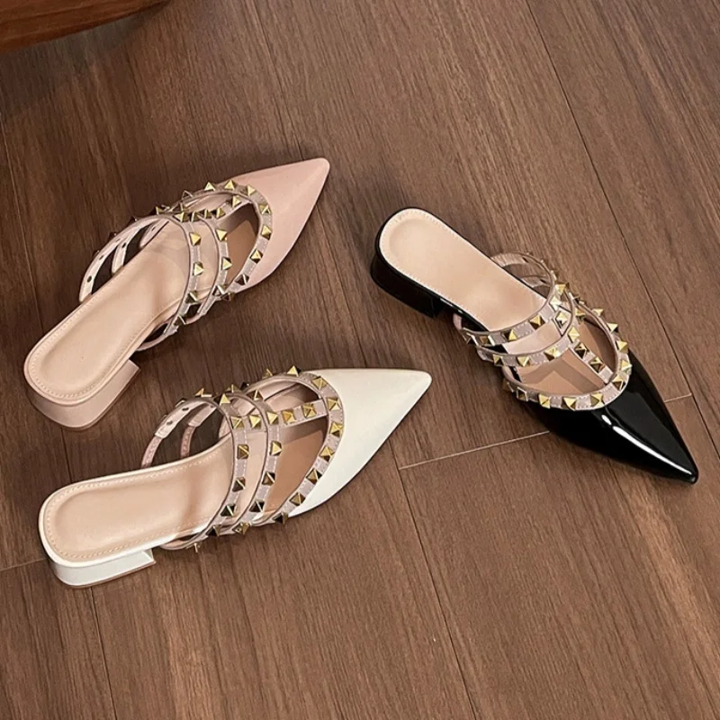 موضة برشام الديكور النساء الصنادل أشار تو الخام كعب الانزلاق على النعال الإناث تنفس الصيف براءات أحذية من الجلد