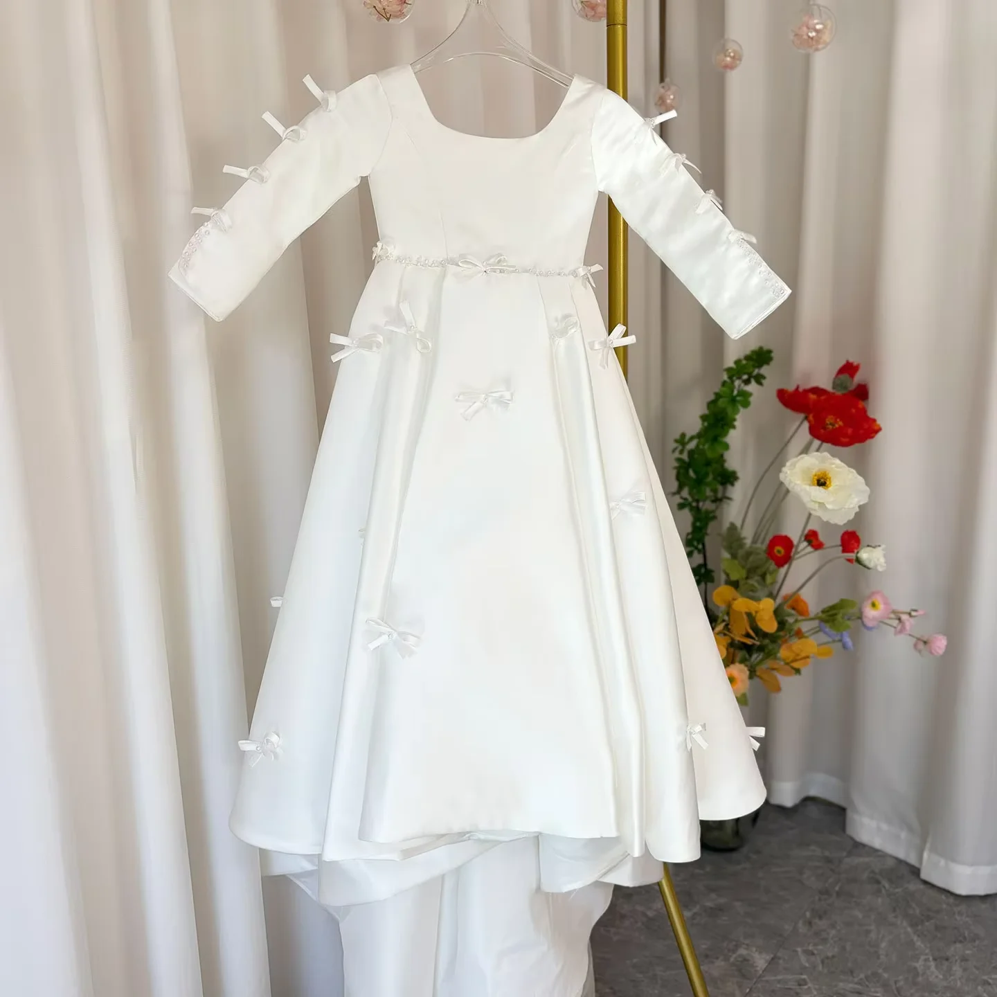 Blumenmädchenkleid für die Hochzeit, rosa Satin, Perlenstickerei, bodenlang, mit Schleifen, Prinzessin, Schönheitswettbewerb, Kleid,