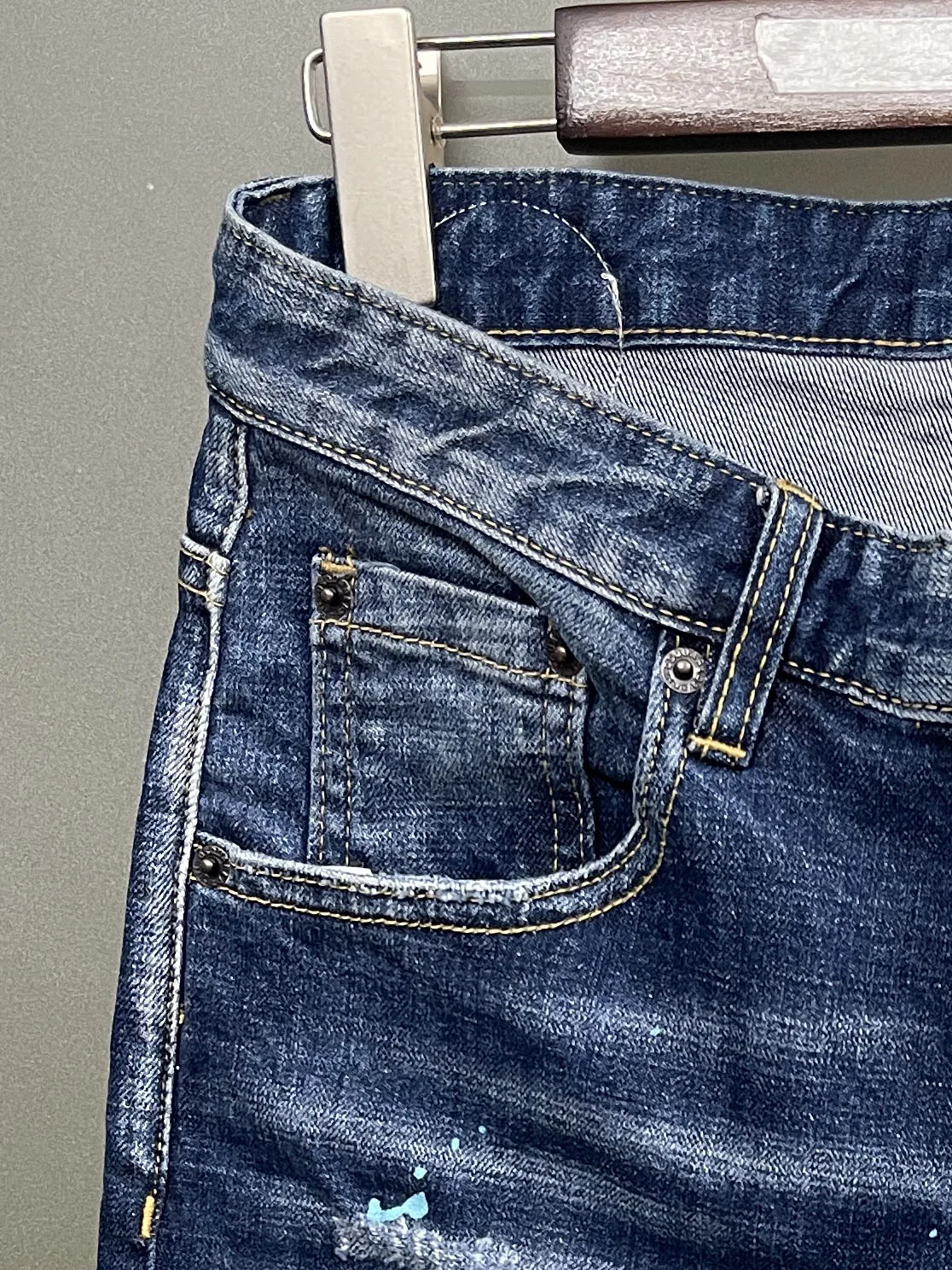 2024 summer new men\'s denim shorts D2 jeans slim fit elastic washed ink splashed shorts with holes and a zipper
