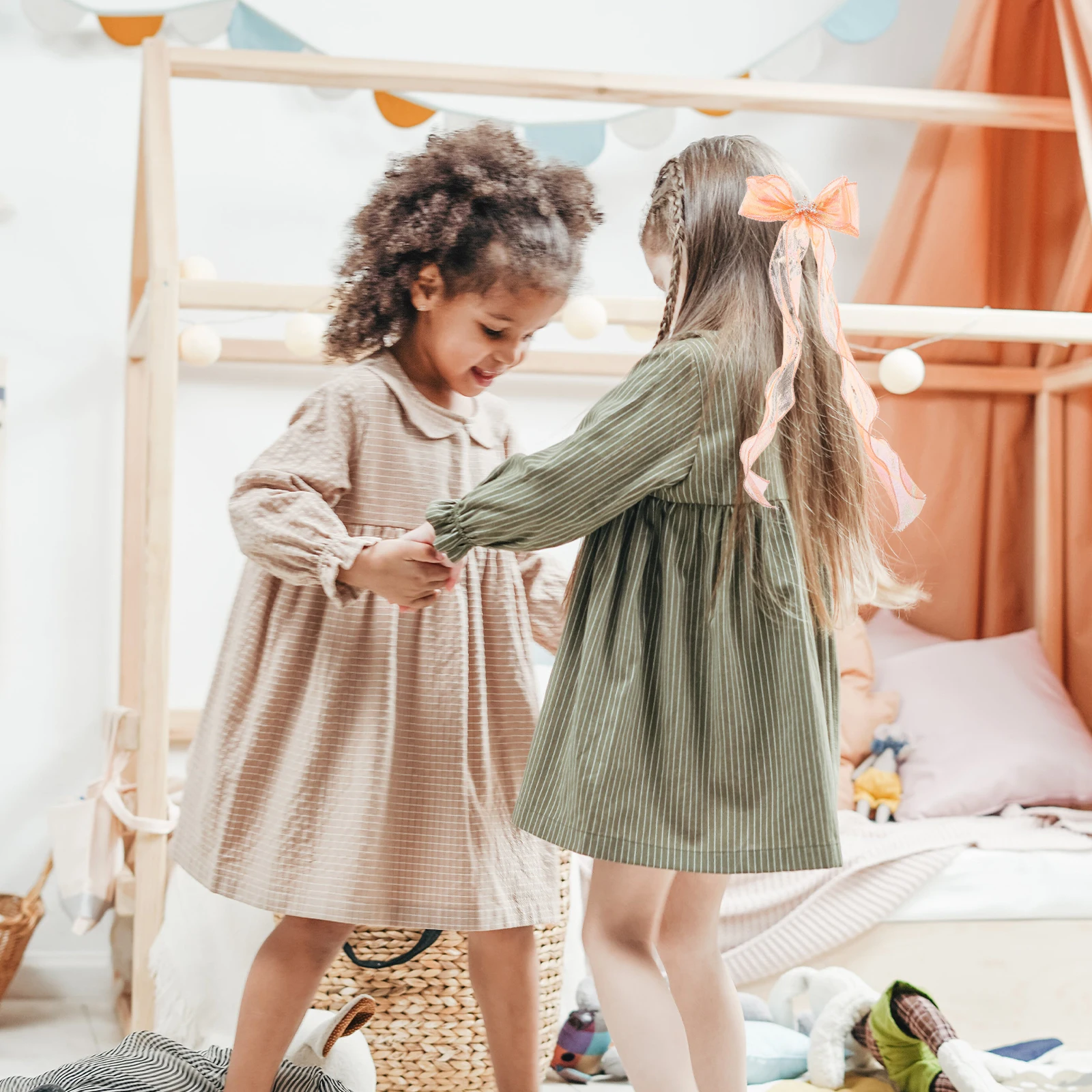 

2pcs Crown Decoration for Women Girls Long Bow Ribbon Ribbon Barrette Hair Clip On Hair Bows For Women Bow Clips Accessories