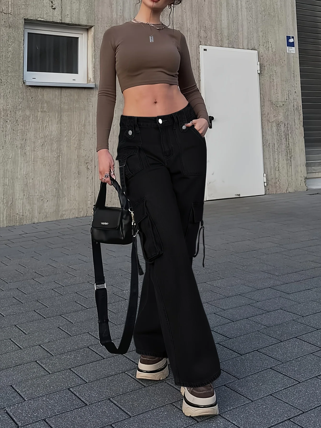 Simples costura cor sólida aba bolso jeans retos para mulheres cintura alta bolsos inclinados na parte traseira design de cintura elástica