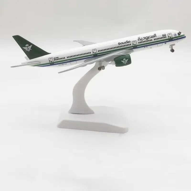 B787 Saudi Arabia 20cm Aircraft Model Boeing 787 Simulation Aviation Metal Airplane Toys Collectible Display Gifts