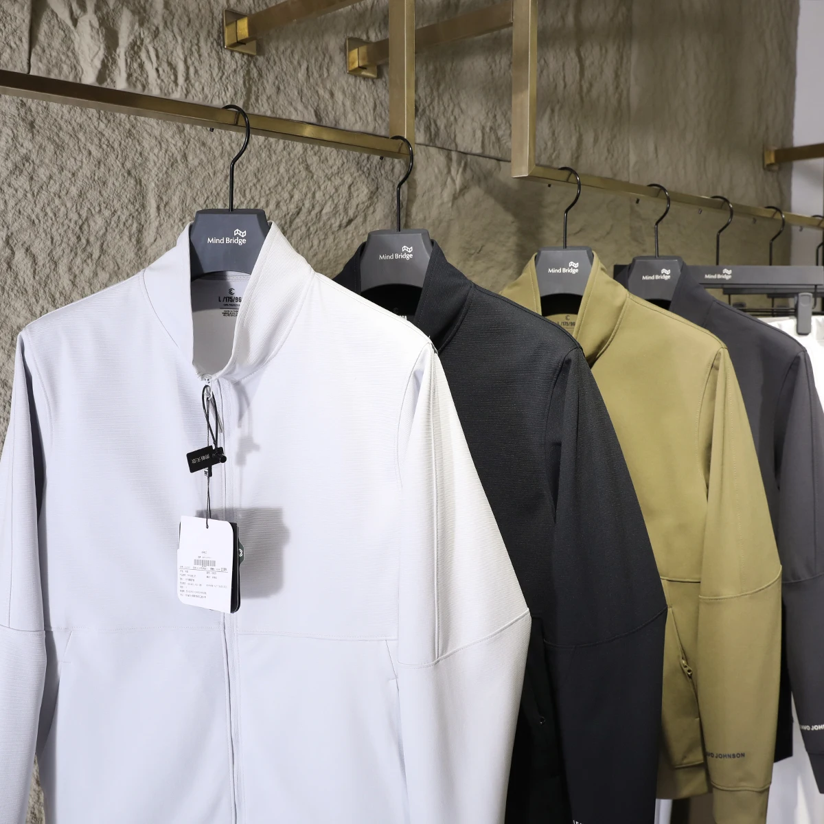 سترة محبوكة جديدة للربيع والخريف في الهواء الطلق سترة غير رسمية قابلة للتمدد وياقة واقفة