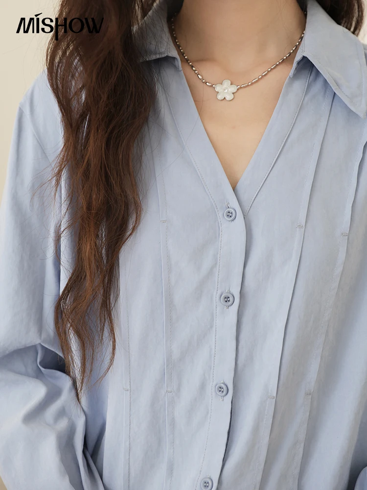 MISHOW ブルーピーチスキンベルベットシャツ女性のための秋 2025 ラペル V ネックシャツ女性プリーツ袖口トップスオフィスレディ MXE44C2392