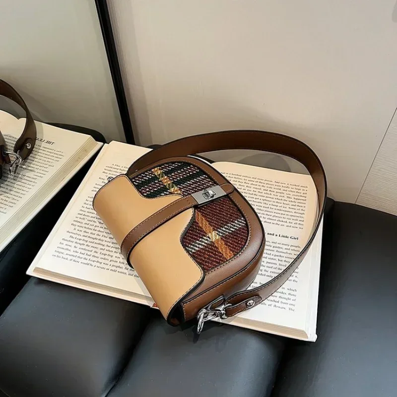 

Unique Vintage Leather Diaper Bag: Elegant Crossbody Handbag For Women With Luxury Designer Style And Large Tote Capacity