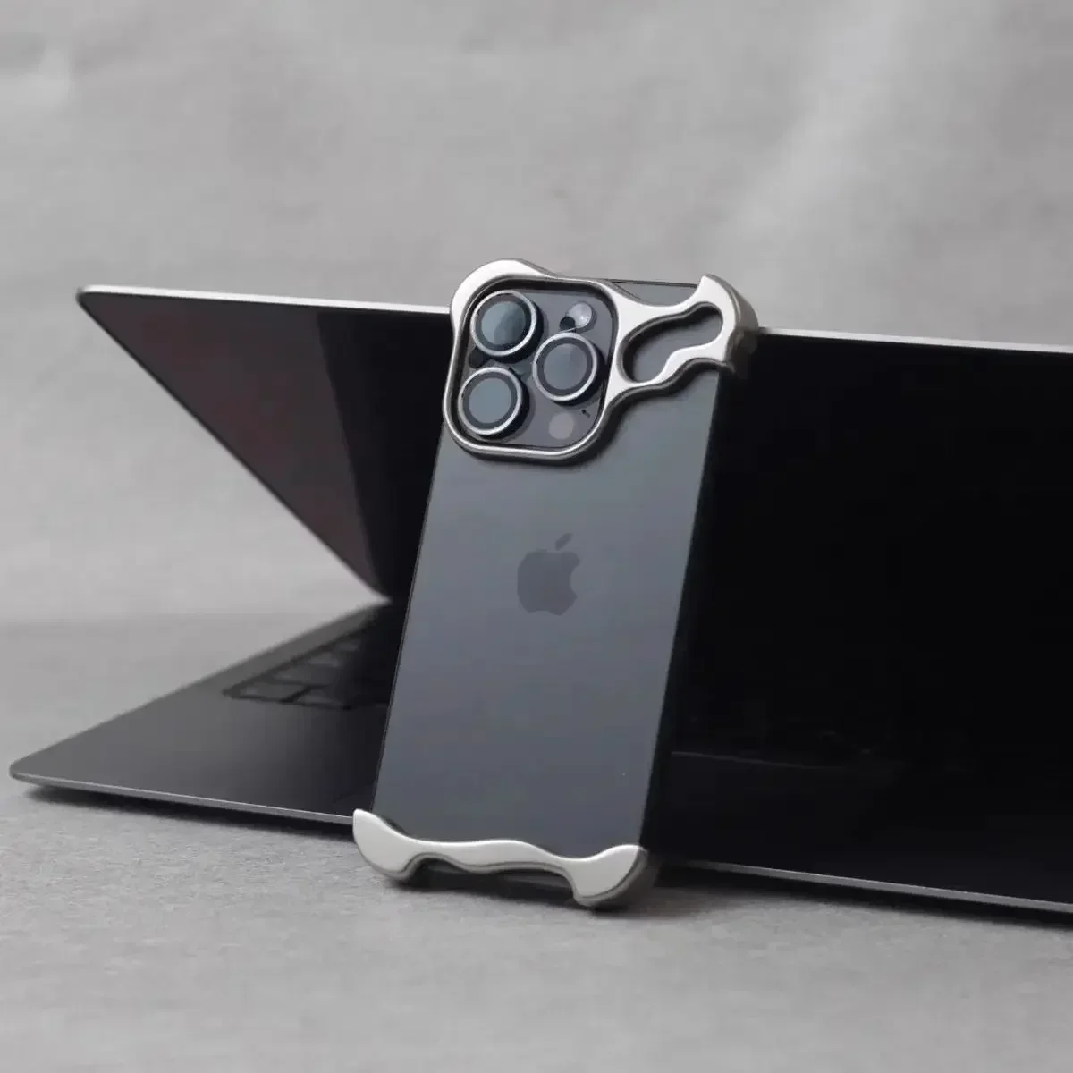 Unregelmäßige Metall-Bumper-Handyhülle für iPhone 18 17 16 15 14 13 12 Pro Max mit Linsenschutzfolie, stoßfeste Abdeckung aus blankem Aluminium – Detail 15