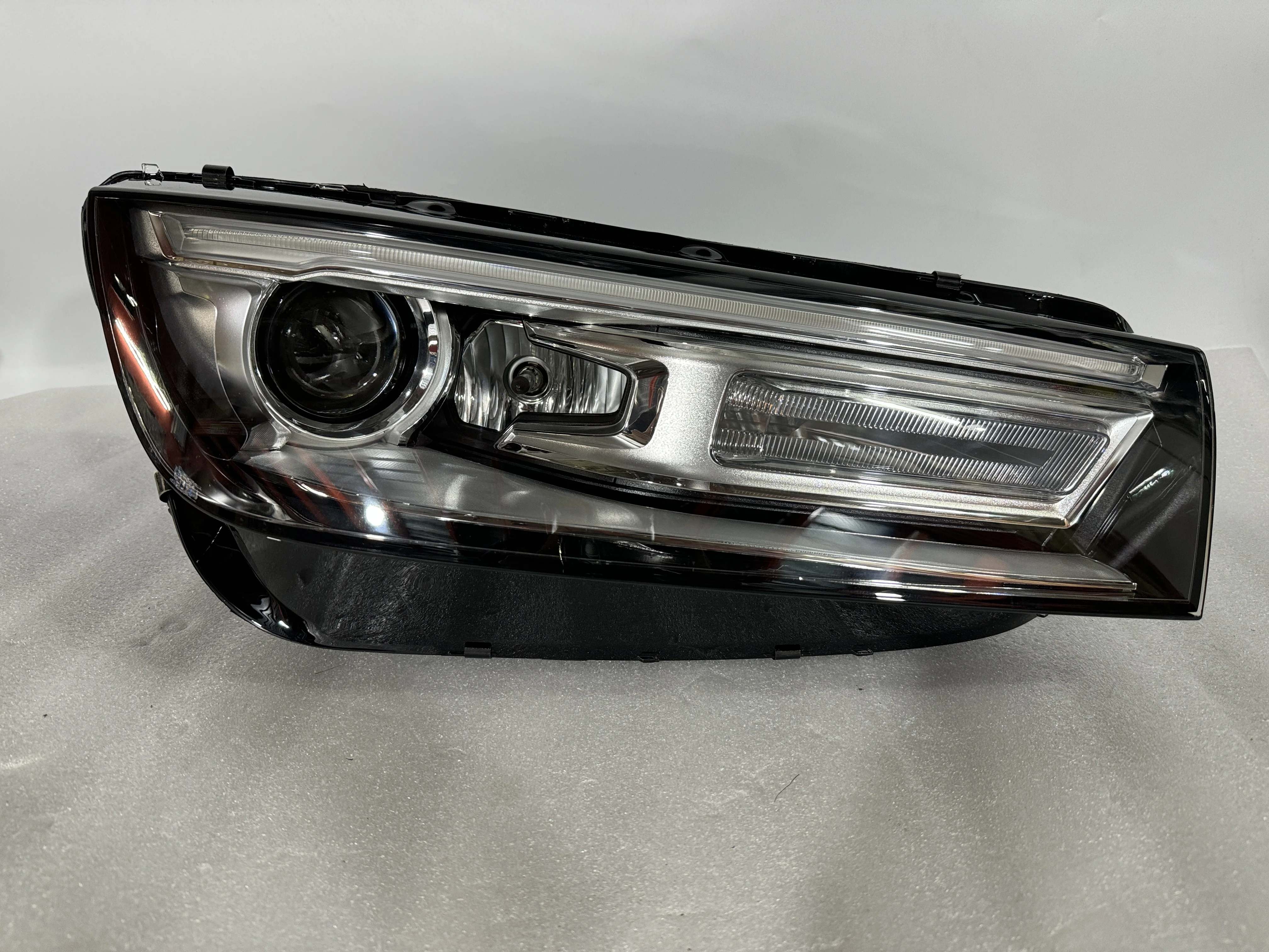 Fit For Audi Q5 Headlight 2018-2020 Audi Q5 FY Headlight Audi Q5 F5 Xenon Headlamp Upgrade And Modify EU Version For Replacement
