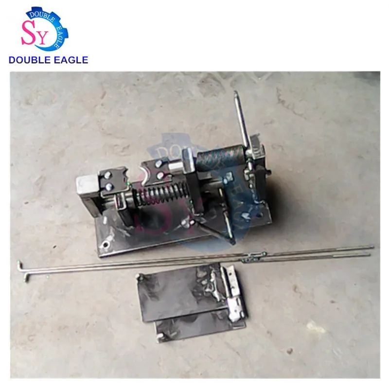 Prezzo all'ingrosso Macchina per la rimozione manuale della pelle di anacardi a mano piccola commerciale economica / Attrezzatura per sbucciare la rottura dell'anacardi a mano