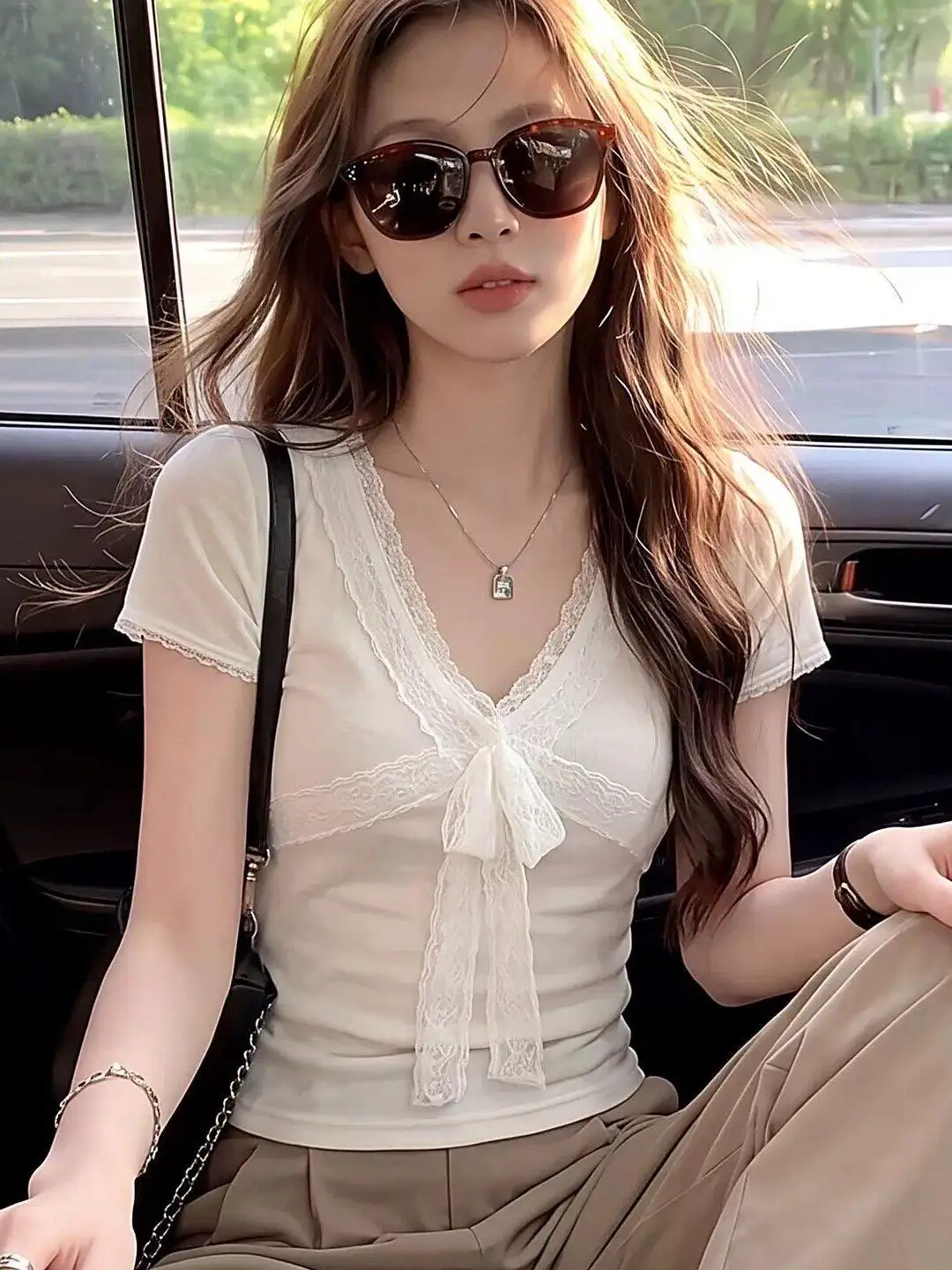 Pure Desire Lace Trim V-Neck Short Sleeve T-Shirt Women Summer 2026 New Korean Style Slimming Sexy Top City Walk Casual Wear
