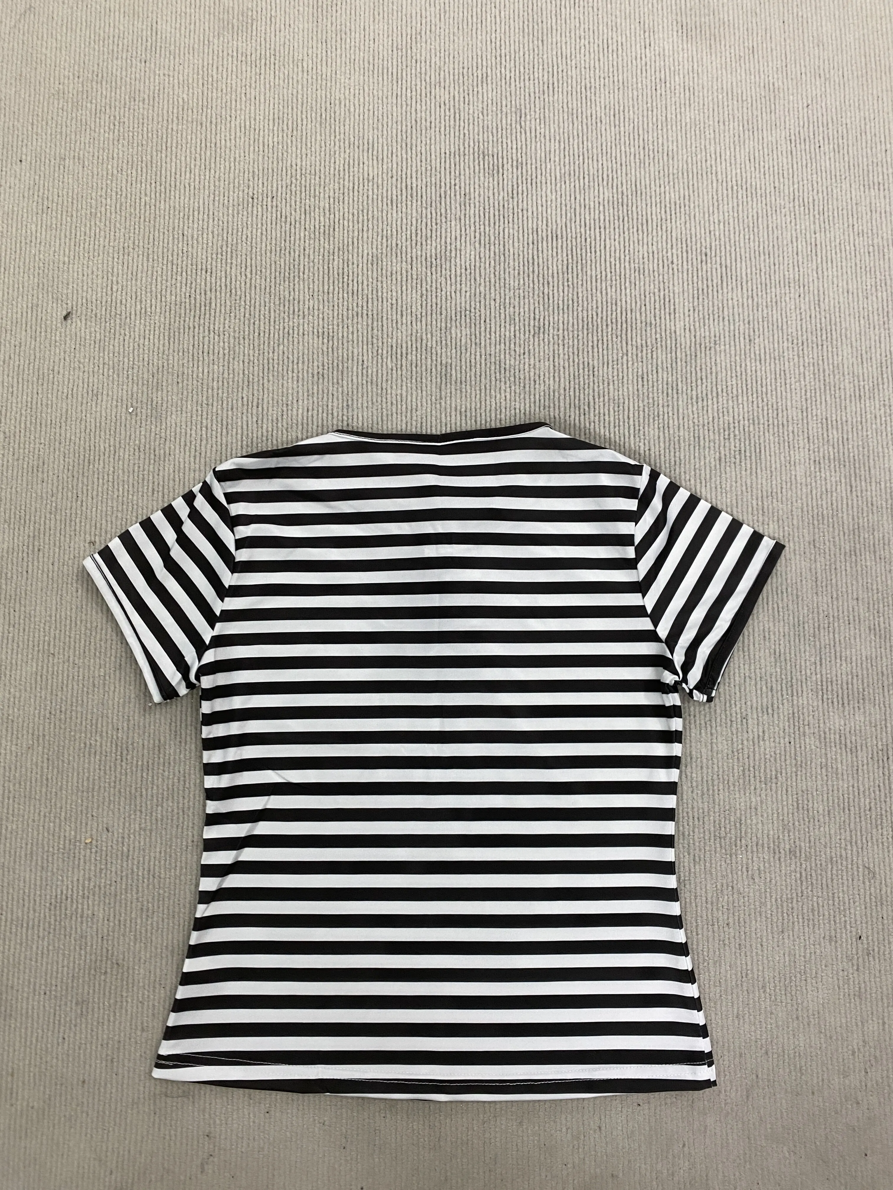 حار فتاة الاتجاه 2026 جديد الصيف طبعة محدودة مخطط تي شيرت جولة الرقبة سليم صالح تصميم تنفس عارضة المألوف أعلى