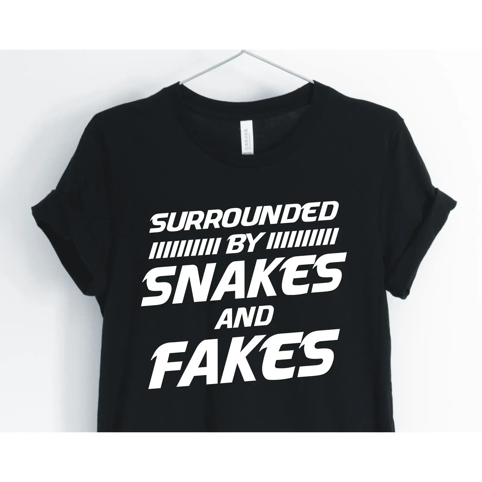 Surrounded By Snakes And Fakes Funny Slogan T Shirt Reptile Snake Lover Casual vintage Washed Stylish Versatile fashion Soft