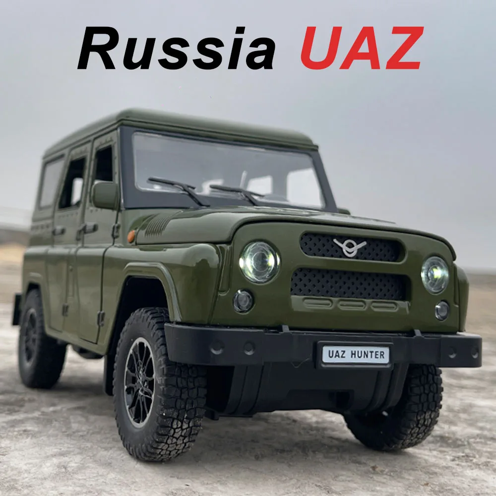 1:18 Russia UAZ Hunter LADA NIVA Modelli in lega Diecast Auto Giocattoli Porte Openend Suono Luce Tirare indietro Veicoli Dare Regali per i ragazzi