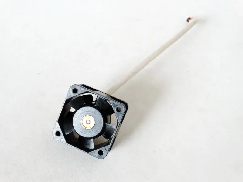 Original 109P0412D601 109P0412D608 109P0412D614 DC12V 0.18A 11000RPM 40x40x20MM 3Lines Alarm Signal Cooling Fan