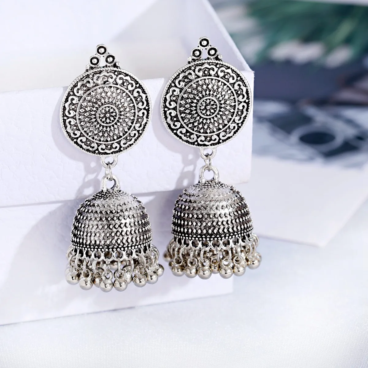 Vintage Ethnic Gold Color Jhumka Earrings Bijoux Antique Round Carved Bells Dangle Earrings Female Wedding Jewelry