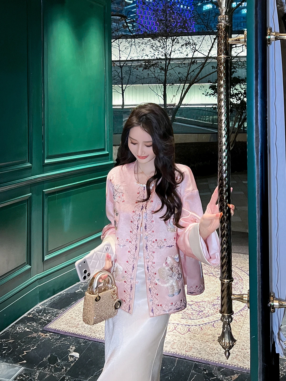 

Новая китайская женская куртка из ацетата с тяжелой вышивкой, свободного кроя, весна-осень, с эффектом похудения, от Lu Gao Gao