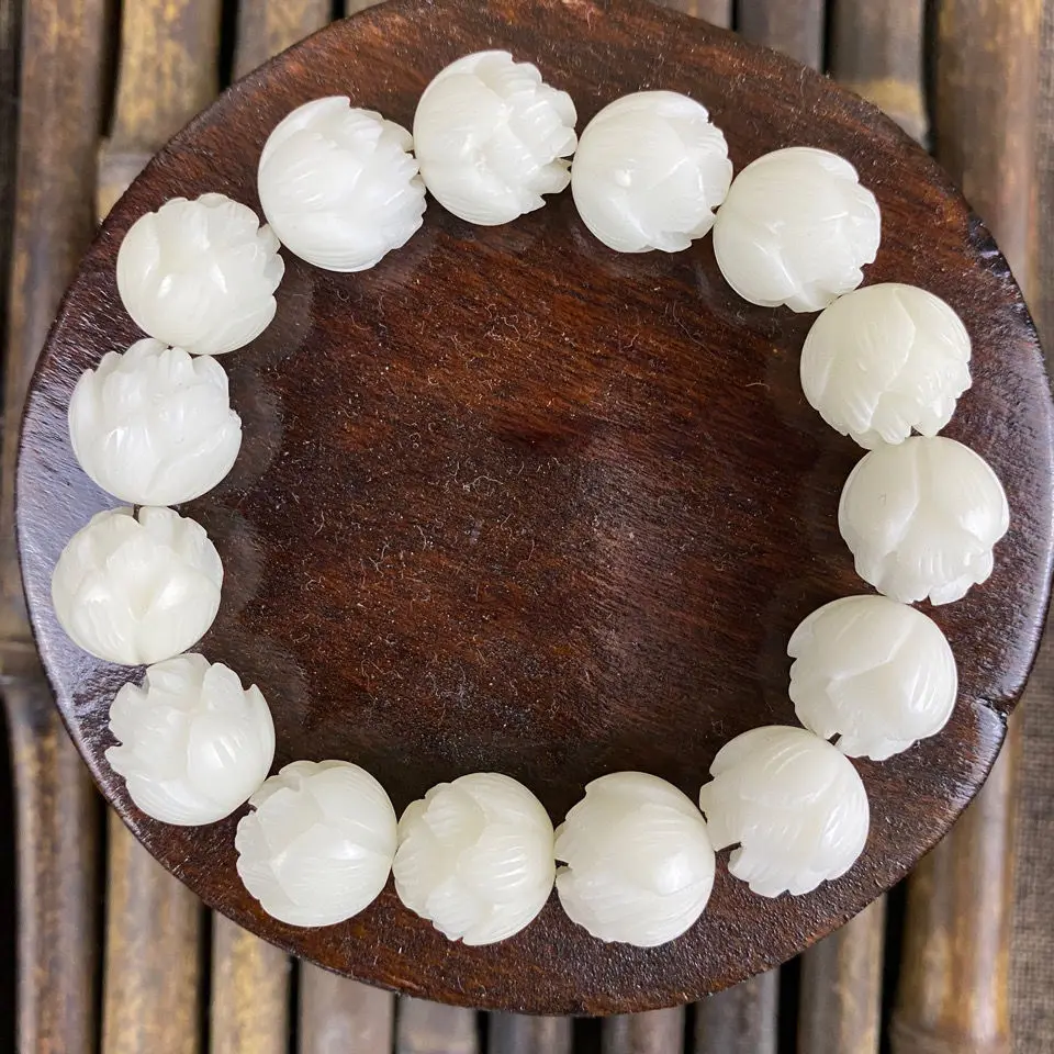 

Original carved Duobao lotus Bodhi root bracelet for men and women, natural white jade Bodhi seed, carved lotus Buddha beads